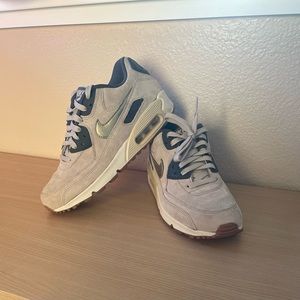 Womens Nike Air Max 90 Suede